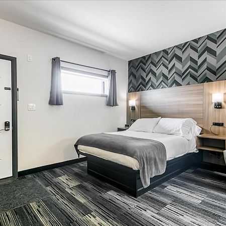 Manitoulin Motel Little Current المظهر الخارجي الصورة