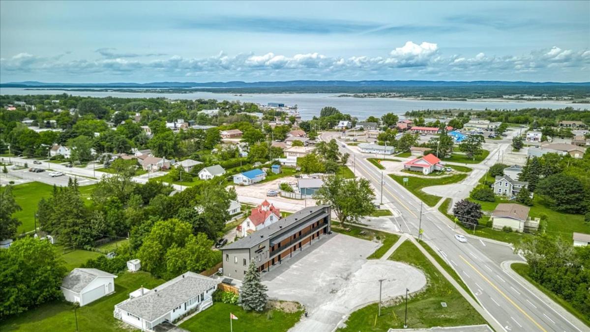 Manitoulin Motel Little Current المظهر الخارجي الصورة